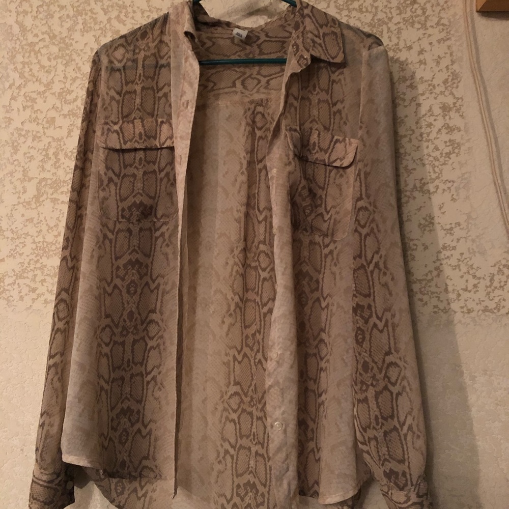 Long sleeve snake print blouse